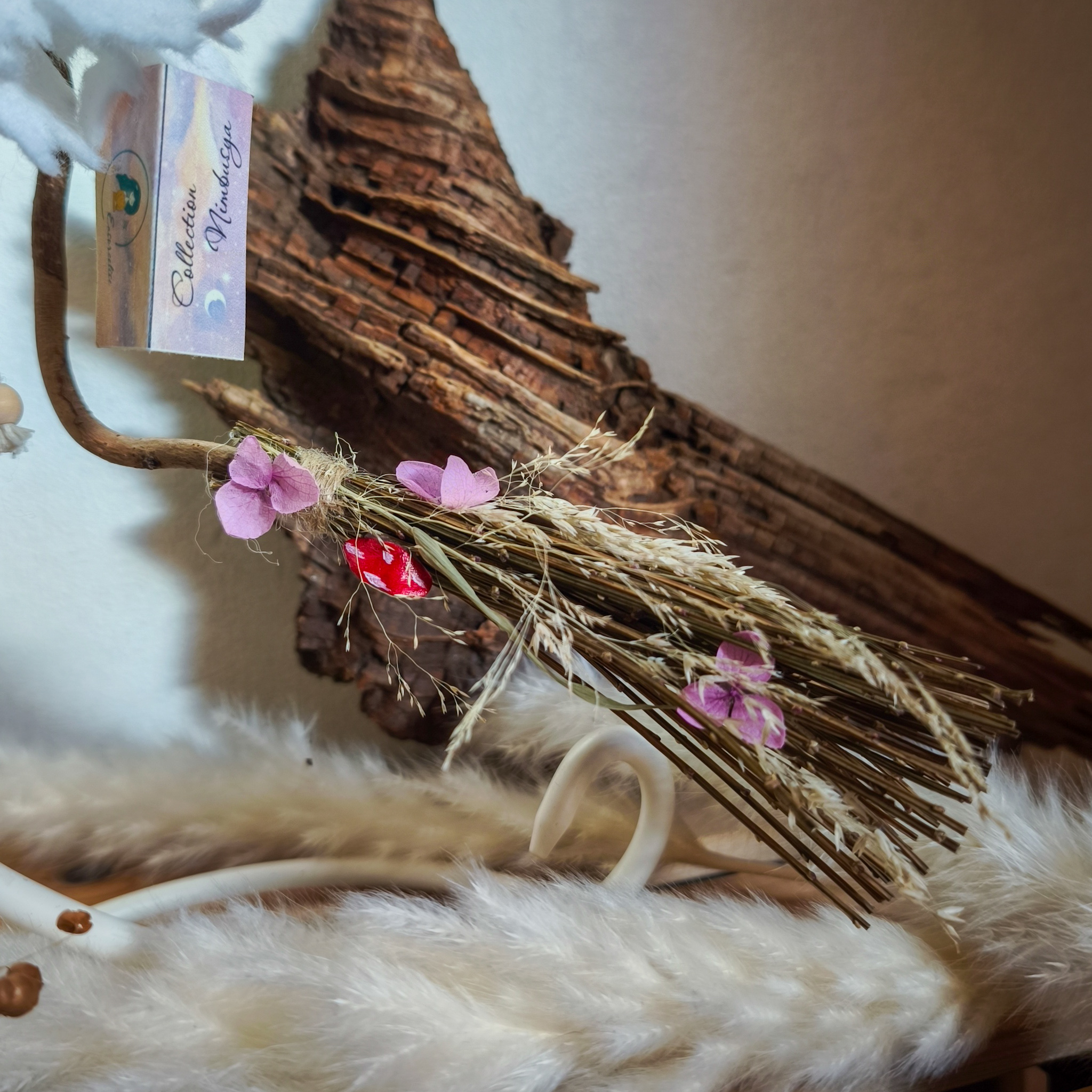 balai de sorcière artisanal