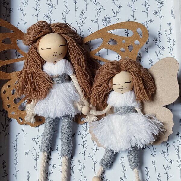 poupées macramé avec ailes en papier
