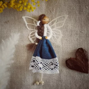 fée en tissus et fil de coton